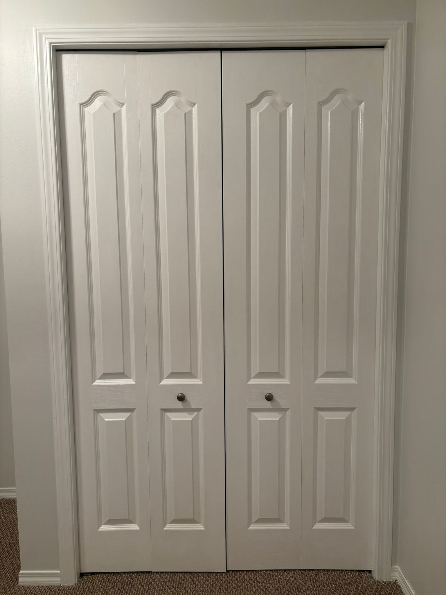 behr_trim_white_paint_closet_doors_monika_szucs_bcit Behr Premium Closet Door White Paint | Monika Szucs WestJet